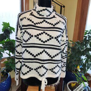 25098 JUNIOR SIZE XL Madeline & Monroe Geometric Soft Fuzzy Sweater NWOT.